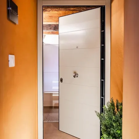 Апартаменты Exclusive Academy House